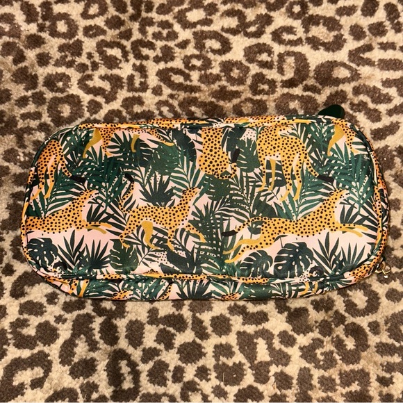 Tech Organizer - Picture 2 of 3